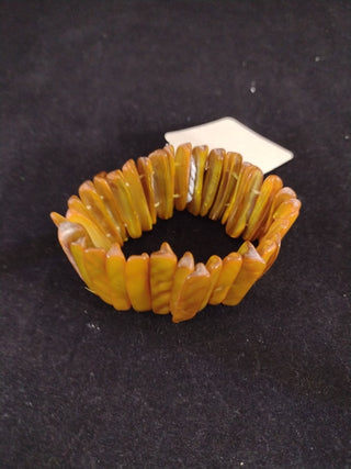 Amber Color Large Shell Slices Bracelet RCD|74295