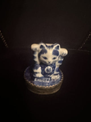 China Porcelain Blue White Cat Trinket Box Pill Snuff Box Mirrored Hello Kitty #62 VV MTS