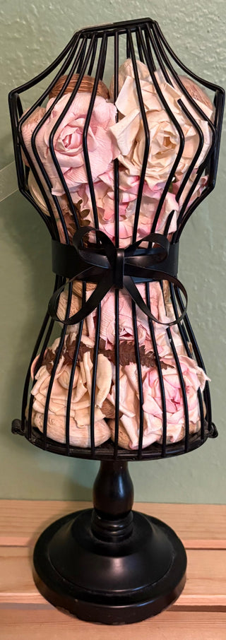 Wire body form with fragrant botanicals|133886