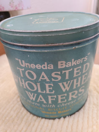 1940s Uneeda Bakers Round Toasted Wafers Tin RCD|86011