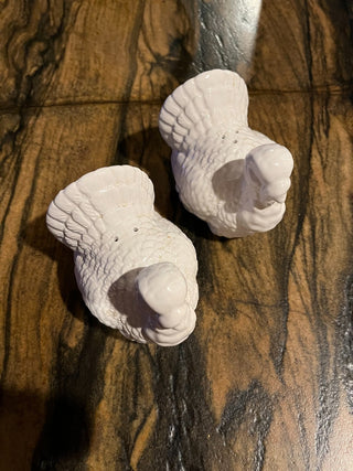 White Porcelain Turkey Salt & Pepper Shakers set of 2 RSV|125066