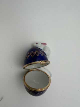 Vintage Andrea By Sadek Bunny on Egg Trinket Box #62 VV MTS