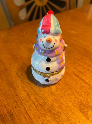 Vintage Porcelain Armless Snowman Trinket Box. (AS IS )  RSV|123740
