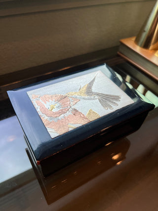 Vintage black lacquer hummingbird music box|54235