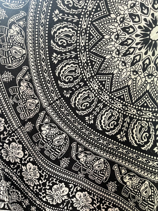 TABLECLOTH BLACK & WHITE COTTON 50" X 56" INDIA NO RIPS OR STAINS (KJS) RCD
