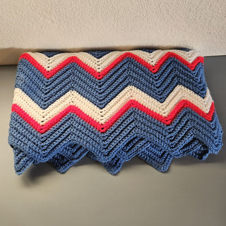 35% OFF - Handmade Chevron Striped Crocheted Blanket