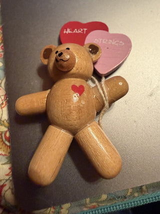 Wood Teddy with heart, strings, balloons#62 VV MTS
