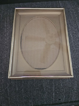 RM826-Golen 5x7 Oval matted frame