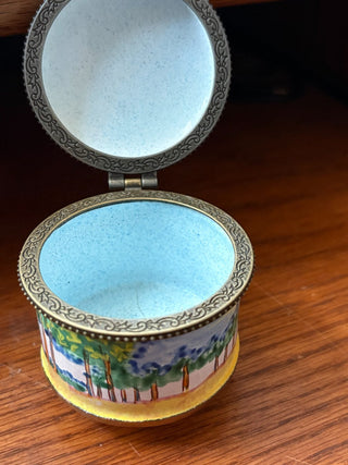 Vtg. (2001) Kelvin Chen enameled trinket box w/Monet painting
