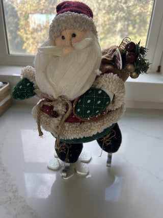 This Skating Santa Claus figurine-RSV|126796
