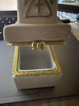Hinged Trinket or Gift Box Praying Girl with Bible Communion Batism 5.25" #62 VV MTS|74100