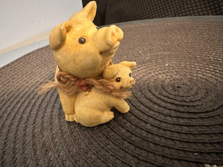 Pig Figure Mother w Baby MTS|77793