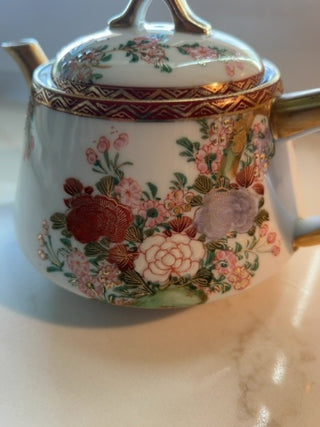 Set of vintage Japanese Kutani Teapot and sugar bowl