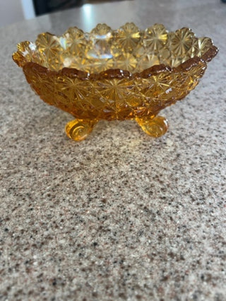 LG Wright VTG 1950’s amber scroll Daisy and Button glass bowl
