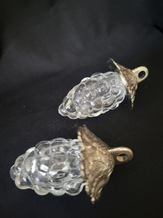Vintage Glass Grape & Silver Top Salt & Pepper Shakers RCD|96458