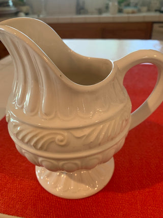 Lg white gravy dish|125598