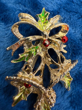 Vintage Gerry's Christmas Bells and Holly Brooch Gold Tone Pin|140284