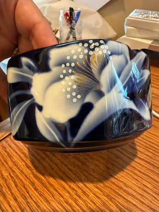 Vtg.  Japanese Fukagawa porcelain ashtray, cobalt blue 2"x 4.5" RCD
