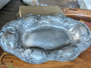 Antique Middletown Plate Co Art Nouveau Silver Plated Vanity Tray NIS