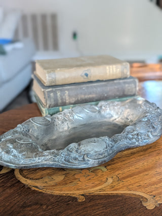 Antique Middletown Plate Co Art Nouveau Silver Plated Vanity Tray NIS