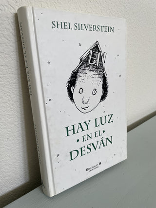 Hay Luz en El Desván Hardcover Book MTS|63430