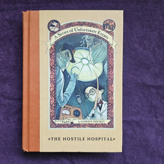 A Series of Unfortunate Events #8: The Hostile Hospital  [Kid's - Hardcover]|116888
