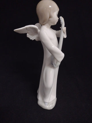 NAO by Lladro Angel playing a banjo rcd|87167
