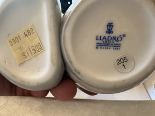 #62 VV Lladro Girl & Dog Figurine 5455 Bashful Bather MINT Condition W/ Box and orginal paper MTS|62370