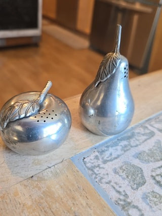 Kirk Stieff pewter apple & pear S&P set. RCD