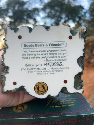 ORIGINAL BOX Boyds Bears & Friends "Ms. Griz ... Monday Morning"