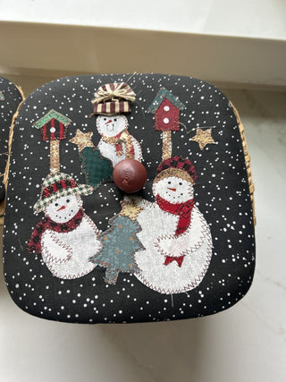 set of two rustic Christmas snowman wicker baskets with fabric-covered lids and a tree motif-RSV|122196