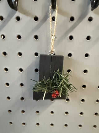 Ornament Wood Frosty's Black Top Hat RCD