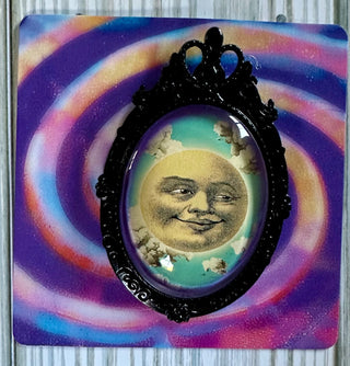 Vintage Style Brooch: The Man in the Moon w/Black Bezel  RCD|117040
