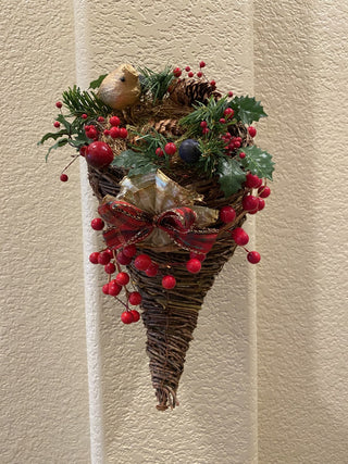 Handcrafted willow Xmas cornucopia wall decor RCD|141192