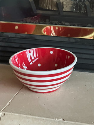 Terramoto Ceramic medium red w/white stripes mixing bowl 9"|56076
