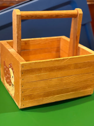 Vtg. Wood Basket w/handle, chicken decor handpainted 10"x10"x8"