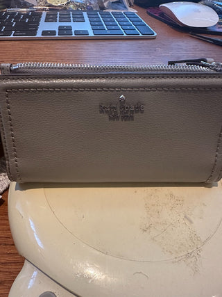 Kate Spade NY Gray Folding wallet, new w/tags 4"x6" RCD|84457