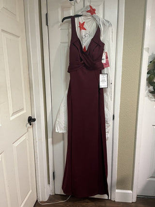 New with Tags Macy's Wine Colored Sz 2XL Formal Bridesmaid Long Dress w/High Slit