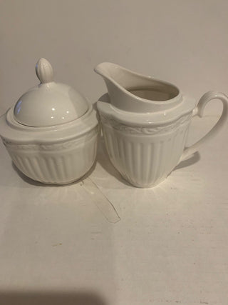Mikasa cream & sugar set MTS