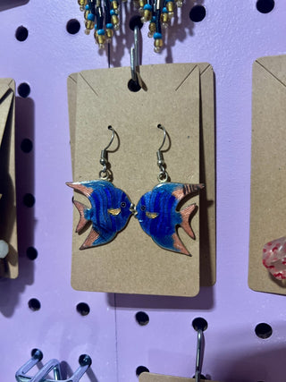 Kissy Fish Earrings|103322