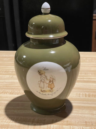 8" Holly Hobbie Love Ginger Jar, 1973 Japan--SP MTS