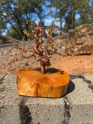 KW freestanding copper wire tree 7 1/2”