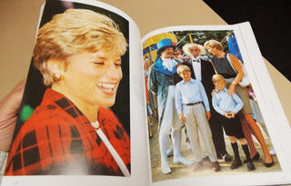 Diana Princess of Wales a Tribute in photographs HC Book /DJ 1997 O'mara #62 VV MTS