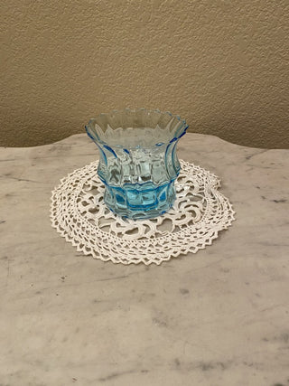 Vtg Aqua blue 4-in art glass vase
