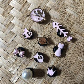 10 Cat Croc Charms MTS