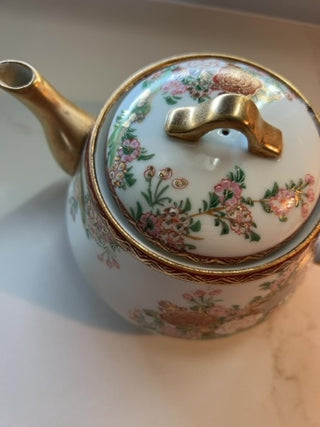 Set of vintage Japanese Kutani Teapot and sugar bowl