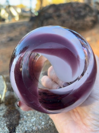 JP purple-and-white swirled art glass votive or tealight candle holder brass stand