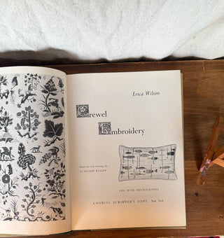 1962 Crewel Embroidery hardback (Vintage) (LZD - RSV)