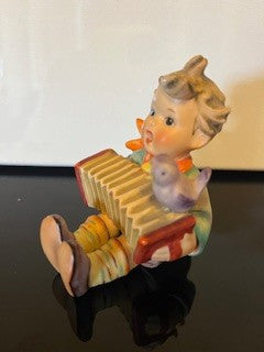 #1768 Goebel Hummel Let's Sing|51368