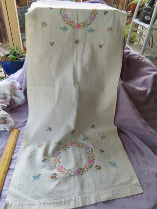 Handmade embordered table runner MTS|104552